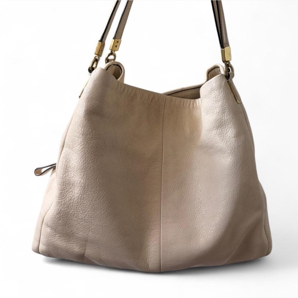 Coach Soft Cream Leather Shoulder Bag - Picture 3 of 8